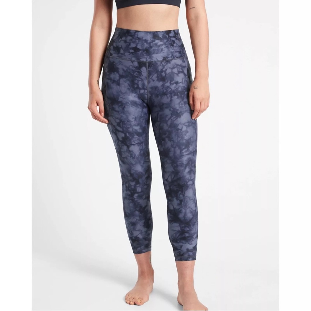 NWT Women’s Athleta Tie Dyed Salutation Stash Pocket 7/8 Tight Leggings Sz 1x.